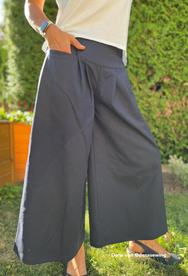 Hosenrock-Lisberth_Dana Hosenrock-Lisberth_Dana