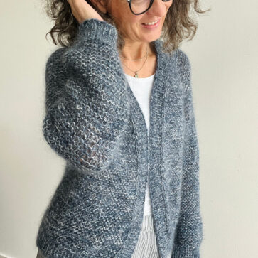 Joori Cardigan Knitting Pattern – Seamless Raglan Top-Down